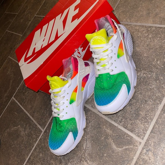Women’s rainbow nike custom huarache’s size 10 - Picture 1 of 6